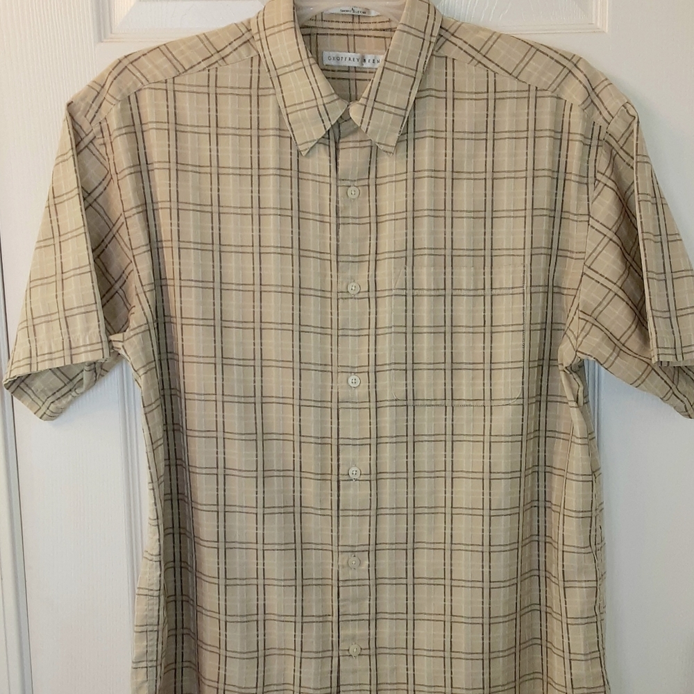 Geoffrey Beene Men's Short Sleeves Shirt. Size: L
